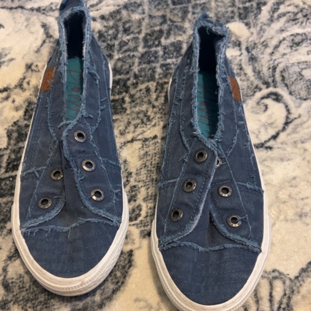 Blowfish slip on sneaker